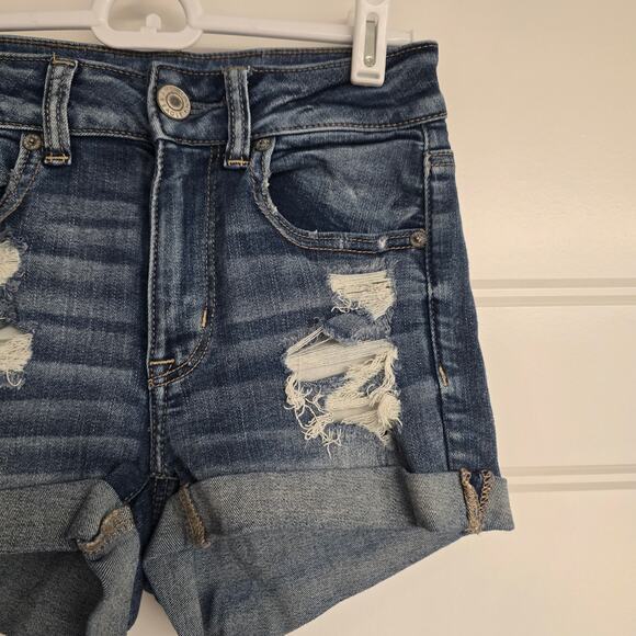 Women's American Eagle Destructed Hi-Rise Shortie Cuffed Jean Shorts | Size 2 - Picture 4 of 9